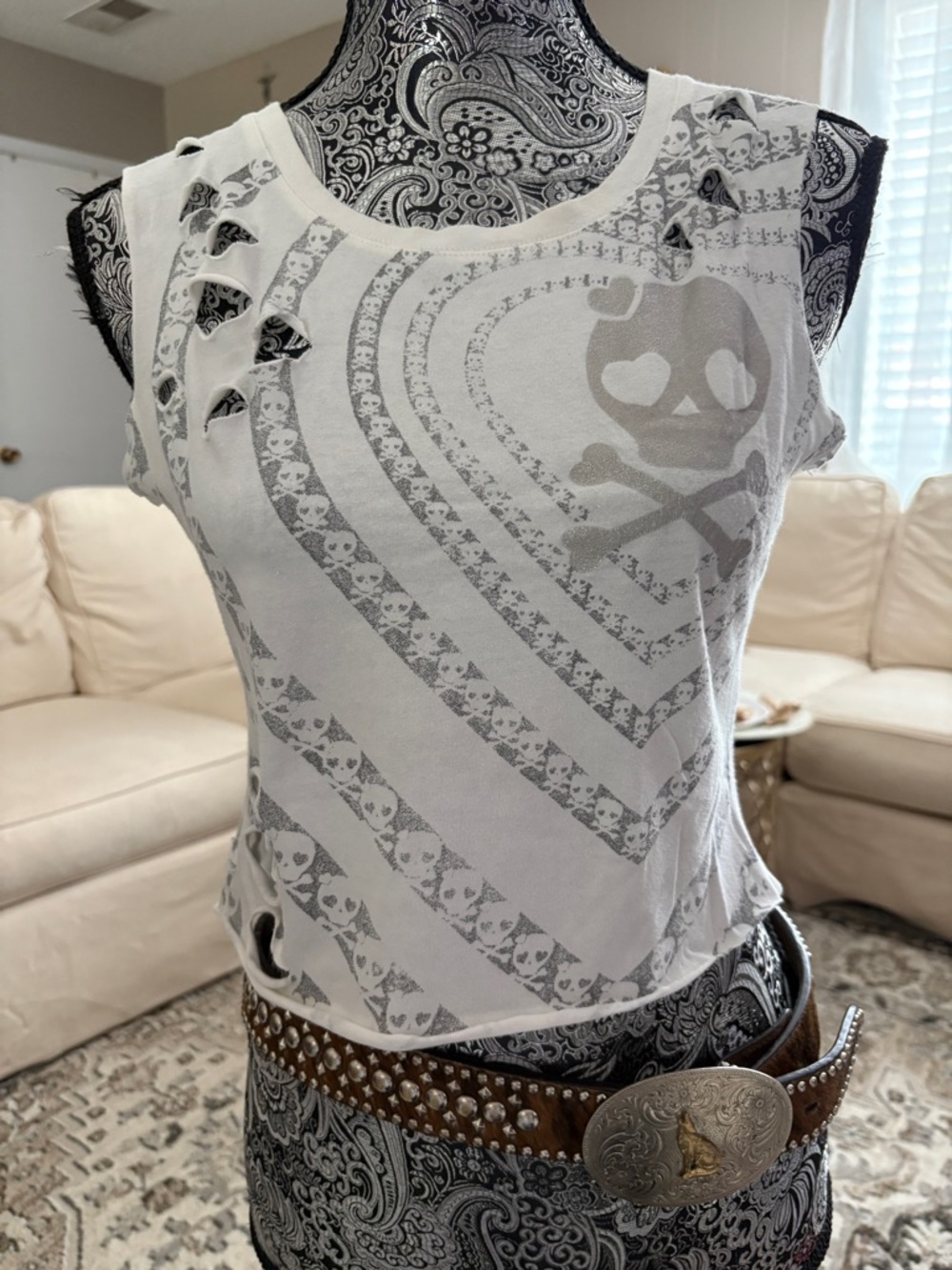 Vintage Revamped Lola White Skull Heart Cutout Cropped Tank